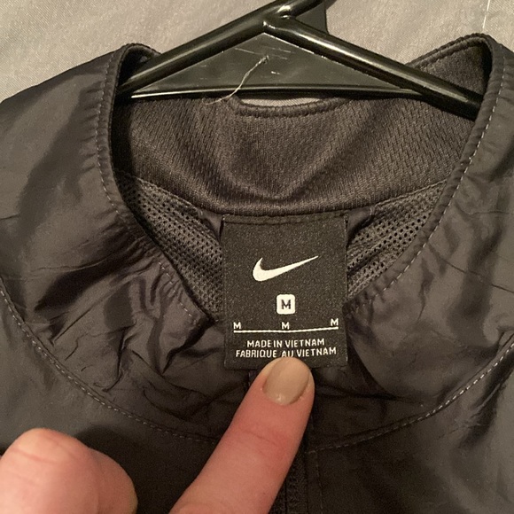 Nike Lightweight Summer Cover Up - Picture 3 of 4